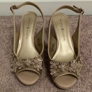 Nude/light taupe Karen Scott heels size 7 women’s